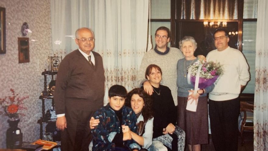 Hason ailesiyle şabat yemeği hatırası - Bat-Yam -1996